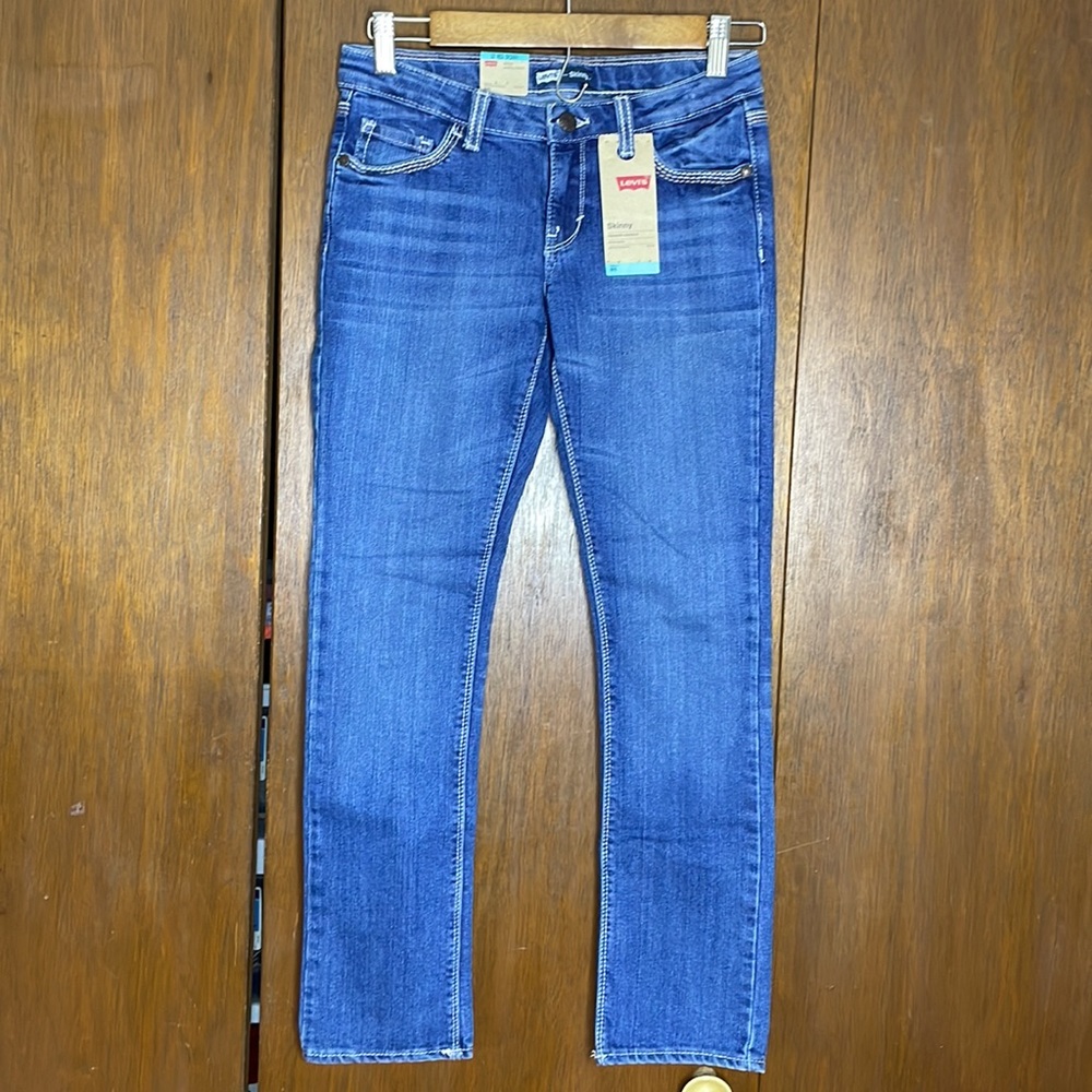 507 - Womans / Juniors Levi Skinny Jeans - NEW
